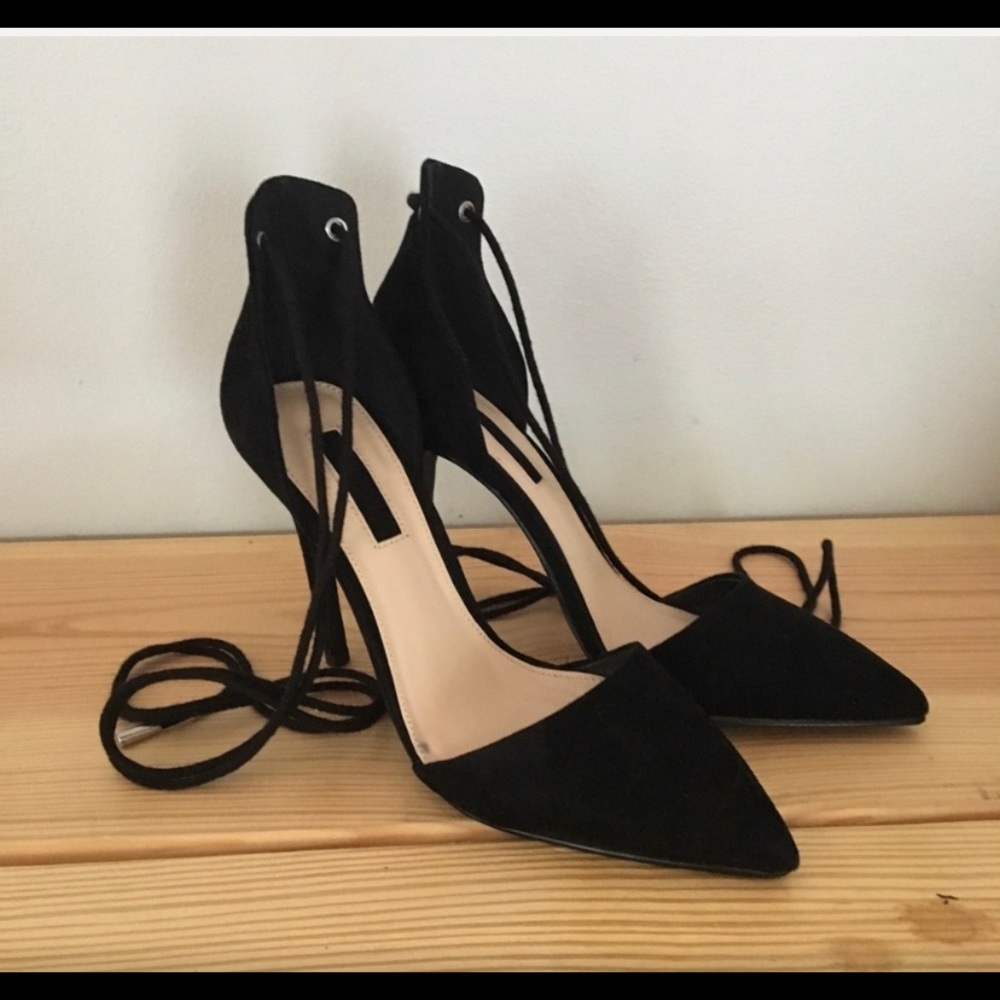 Forever 21 Black Ankle Wrap Stilleto Heels Sz 5.5